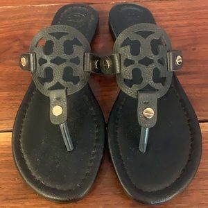 Tory inspired miller’s. New condition. Black